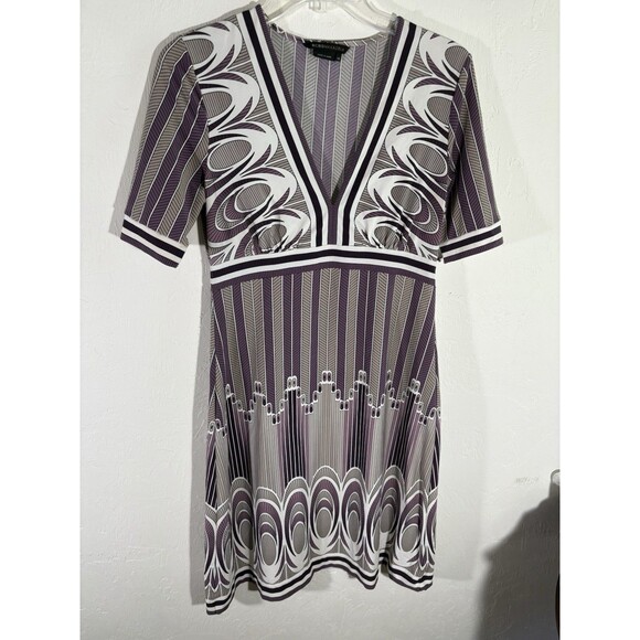 BCBGMAXAZRIA Dresses & Skirts - BCBG Maxazria  Women’s V-Neck Art Deco Dress Modern Purple/White (0227) Size XS